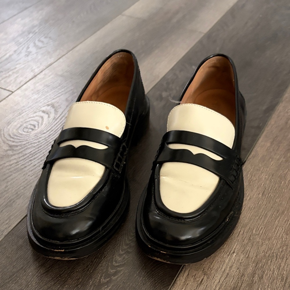Classic Two-Tone Black and Cream Leather Loafers